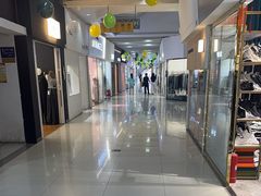 -新华贸购物中心(新华西道店)