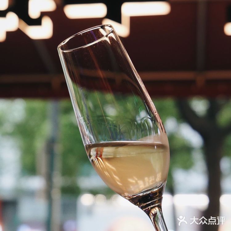 五角场小情侣圣诞约会好去处，先吃个牛排吧