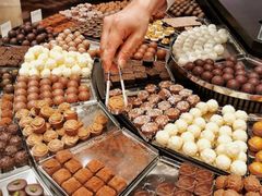 -Laderach 莱德拉(上海环贸iapm店)