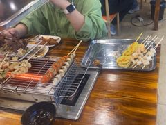-哈尔滨小酒馆·鲜肉现穿自助烧烤(康新花园店)