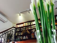 -彳亍咖啡·这里(水湾路店)