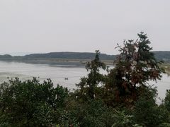 -亮河湾山庄