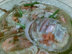 盖子里面有点黄的-十面欢腾·海鲜面·台式Bistro(长乐路店)