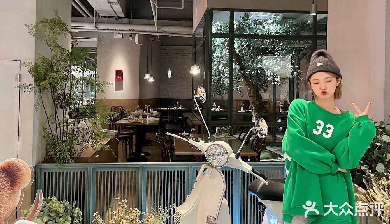 圣诞节氛围满满的大树餐厅它来啦 