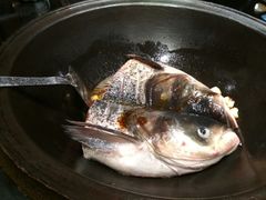 -鱼窝棚柴火铁锅炖(富山屯店)