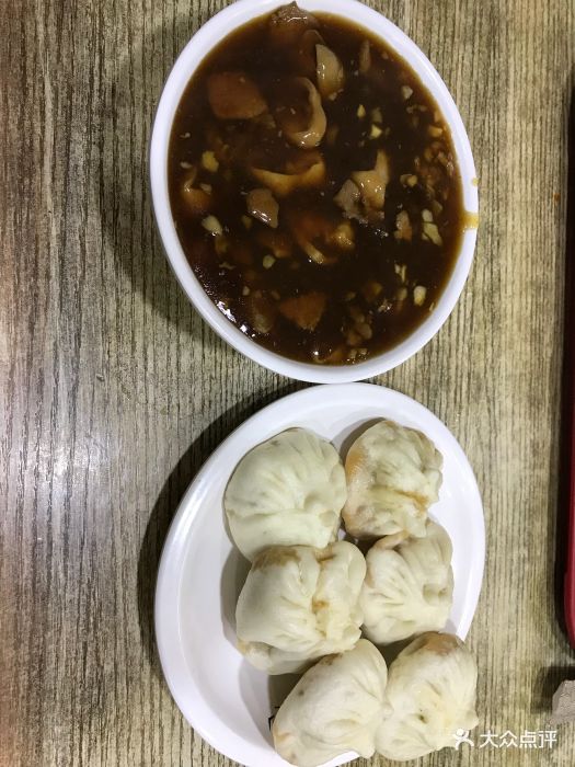 十八褶包子铺包子炒肝图片