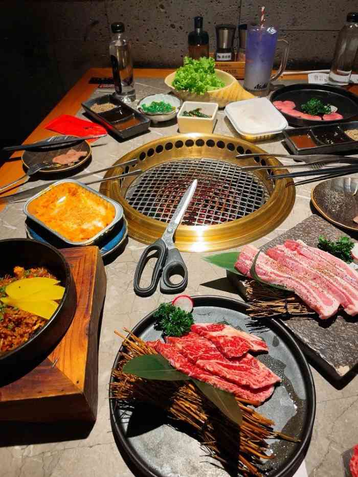 谷牛·和牛烧肉(环球港店)-"[鼓掌]烤肉棒棒的!吃肉还是要有顺序,先.