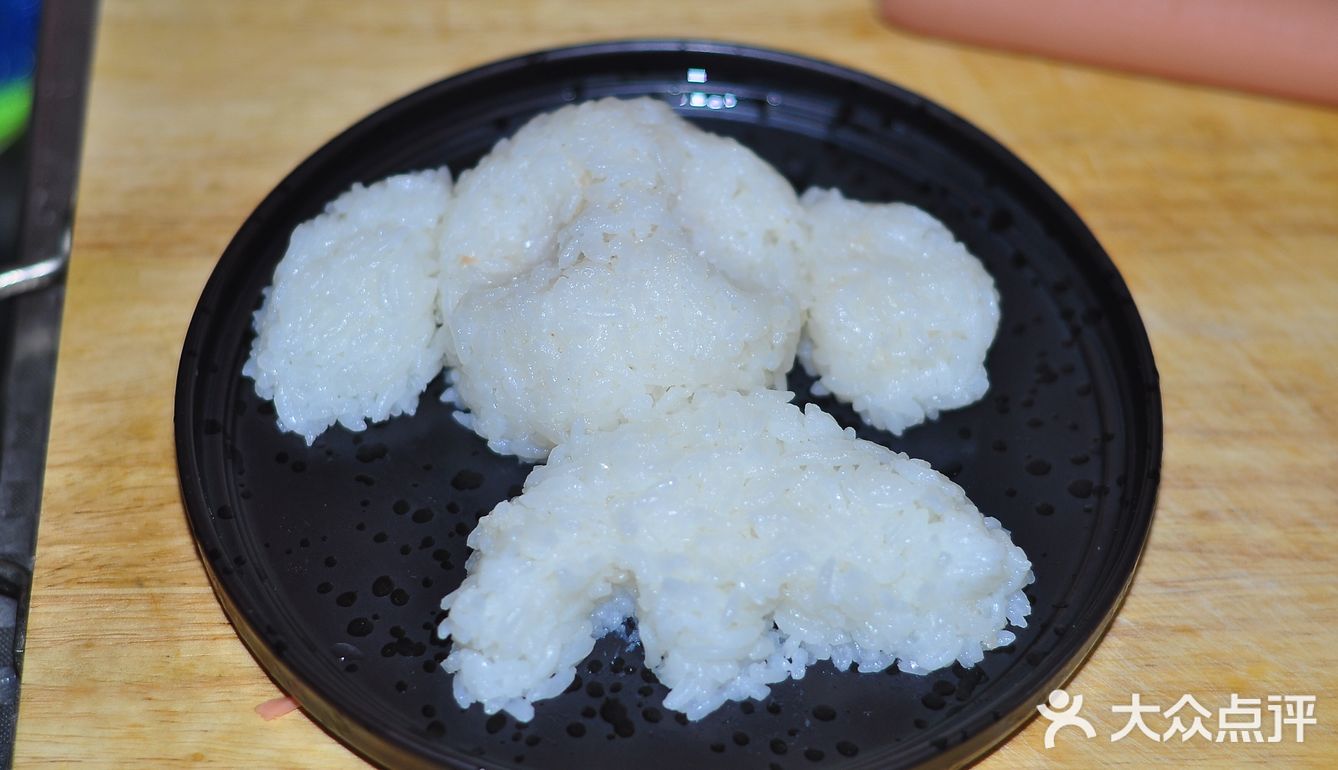 孩子会很喜欢的泰迪肉松饭团