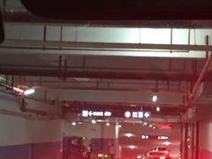 -龙湖天街-停车场