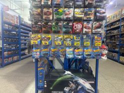 -逝水玩具折扣店