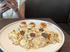 -Chom Cafe and Restaurant