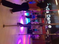 iphone_upload_pic-轩依钢管舞