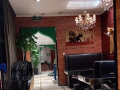 等位区-木卡买提新疆餐厅·清真(新里海顿公馆店)