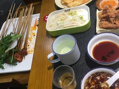 -两三事小郡肝串串香火锅(桂庙店)