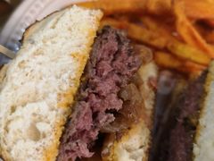 27&nbsp;牛肉汉堡-HELLO 27 意面·沙拉·帕尼尼