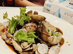 爆炒花蛤-小河公主秘制烤羊腿(小绿谷店)