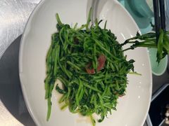 鸡油腊味炒豆苗-潮界(凯德晶萃店)