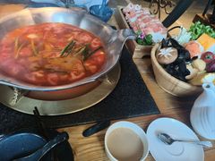 -湊湊火锅·茶憩(南京东路悦荟店)