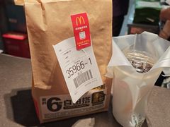 -麦当劳(上海虹桥站30B检票口楼上)
