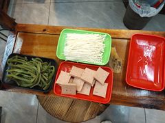 -地锅公社·现炒地锅鸡·地锅鱼·夜宵(罗锦路店)