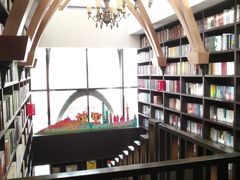 -钟书阁(松江泰晤士小镇店)