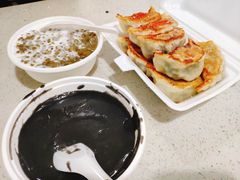 鲜肉韭菜煎饺-芬芳甜品(同福路店)