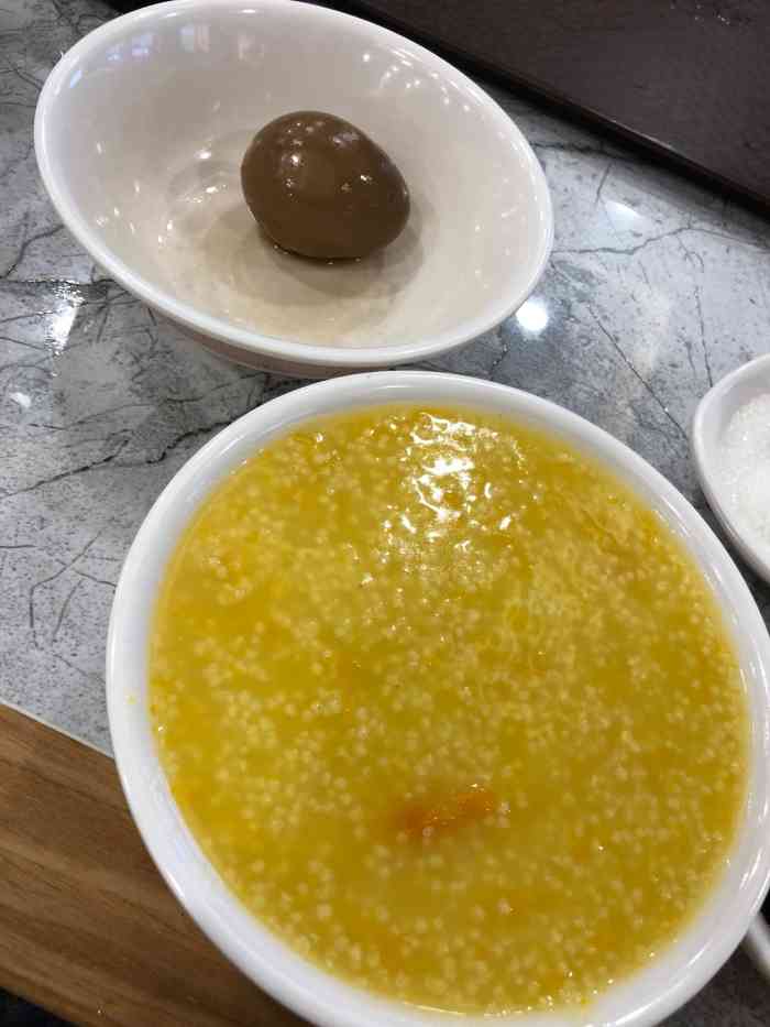 光头佬咸骨粥(义乌店)-"位于义乌小商品城,在比较靠后的这条街上.