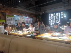 -洪氏嗨捞·广东猪肚鸡·椰子鸡火锅(西咸万象城店)