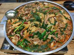 牛肉八带鱼饼土豪锅-京玉菲饭店(李村店)