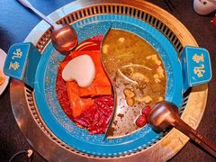 红锅酸菜酥肉锅-吼堂老火锅(万寿宫店)