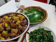 -乡土特色.冷锅鱼.牦牛肉汤锅