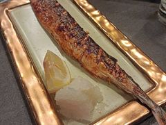 烤秋刀鱼-吉屋·炭烧酒场·秋冬功夫奶汁河豚鱼锅