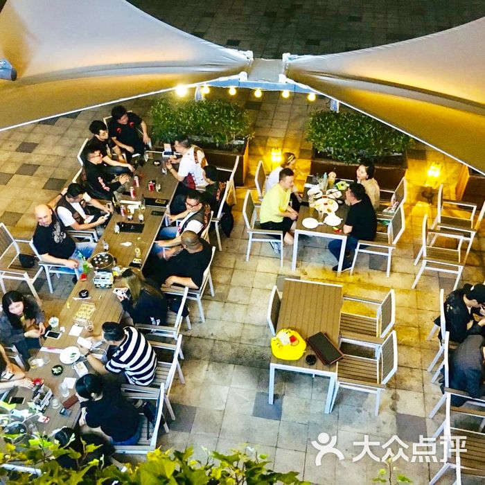 卢卡斯餐厅酒吧