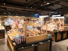 零售区-猫的天空之城概念书店(苏州诚品店)
