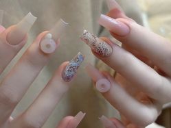 -安吉拉·纤纤玉指美甲美睫创意中心