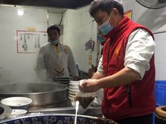 -牛一嘴·兰州牛肉面·大盘鸡(财富中心店)