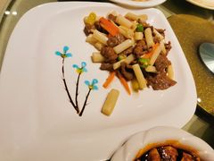 泡藕带炒牛肉-刘胖子家常菜·蹄花焖藕(富安街店)