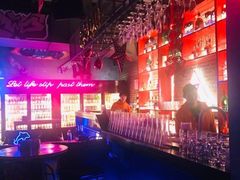 -UP嘻哈酒吧(粉巢店)