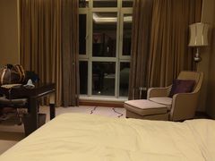 -天津京基皇冠假日酒店
