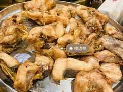 -肖肖酸萝卜鱼火锅(总店)