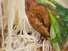 红烧猪扒汤面-食惠里小笼包面馆(越秀店)