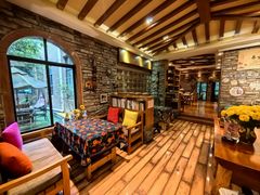 -月亮眼花园餐厅书吧酒吧