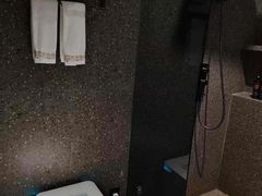 -万泊酒店(长沙五一广场国金中心店)