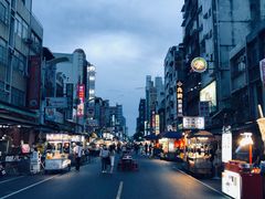 -六合夜市