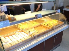 面包甜点陈列柜-清真全盛斋传统糕点(许士庙店)