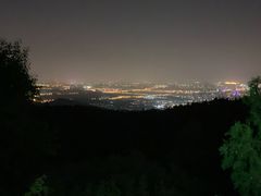 -鬼笑石后山停车场