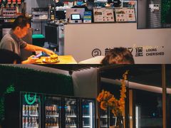 大堂-龙治汉堡(中华城店)