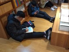 -新华书店(沙坪坝书城店)