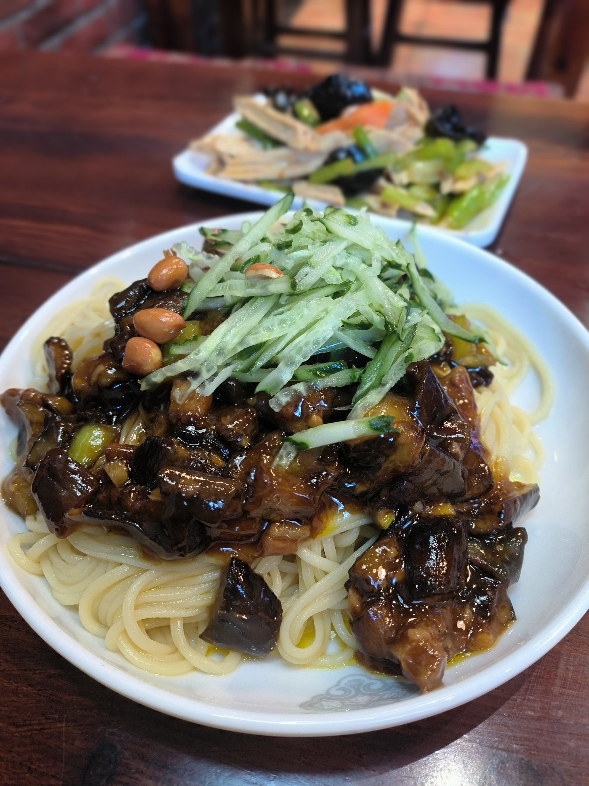 他家的茄子肉打卤面真的好吃!