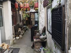 -邊城書店